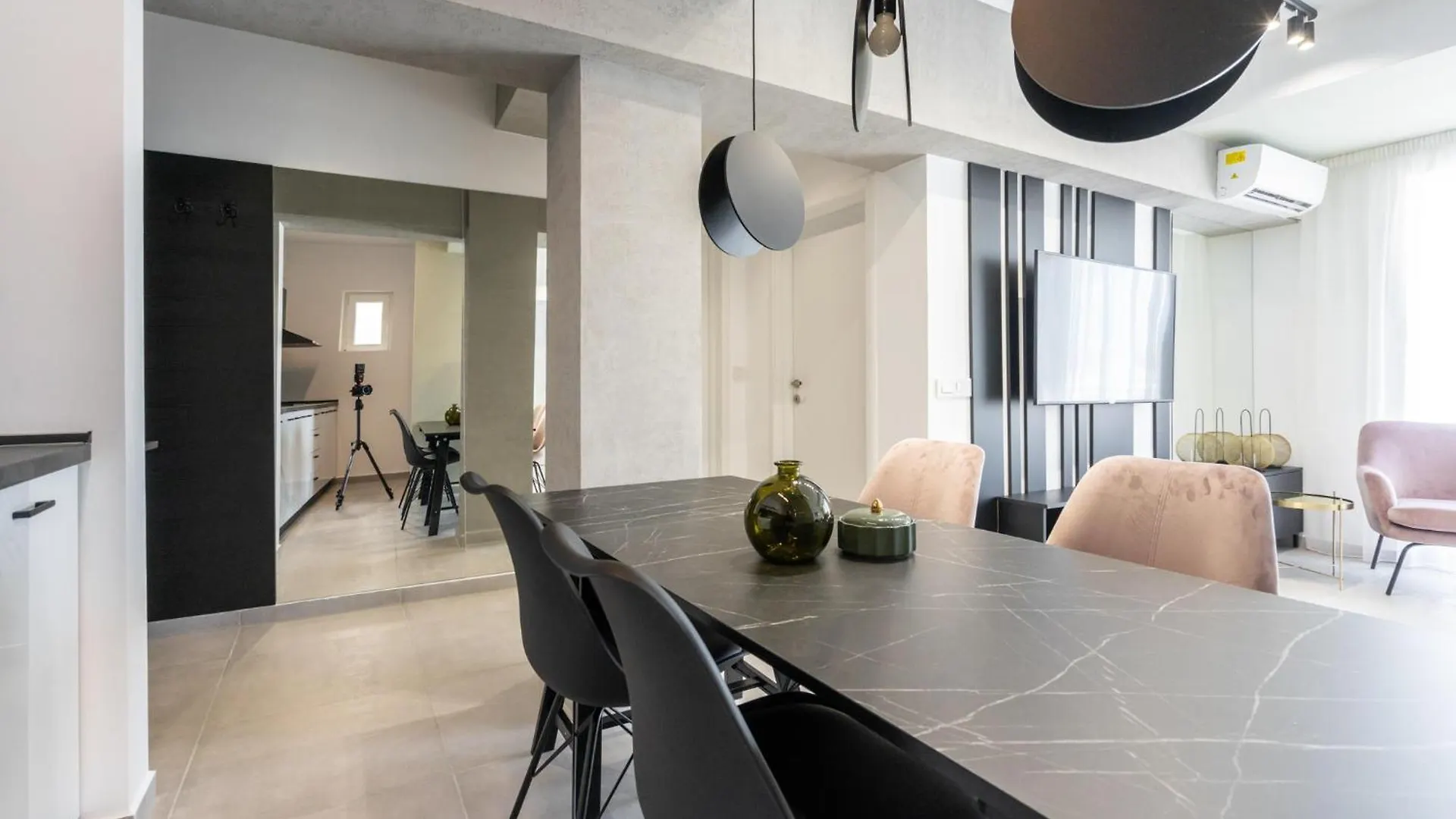 Romana Central 2 Bedroom Apartment Bukarest