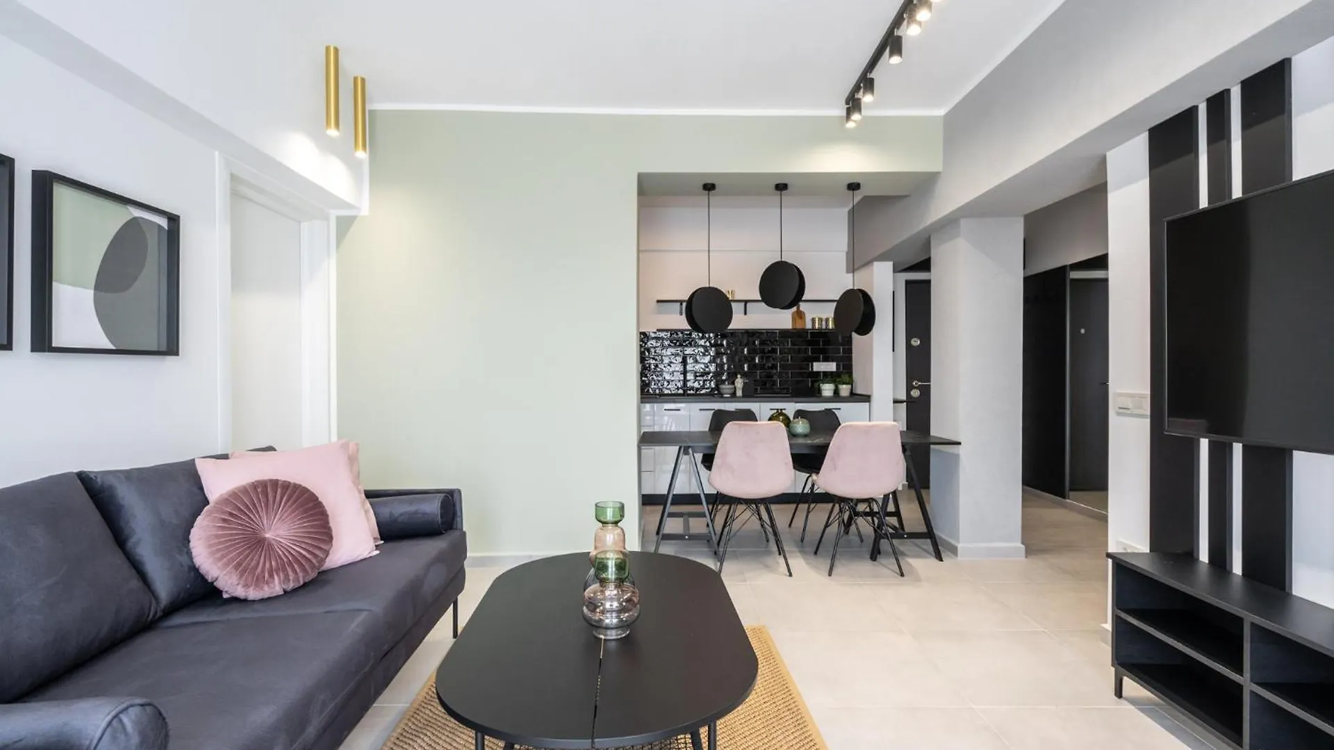 Romana Central 2 Bedroom Apartment Bukarest