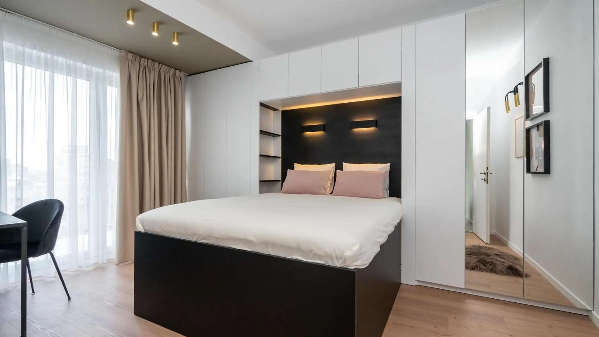 Romana Central 2 Bedroom Apartment Bukarest
