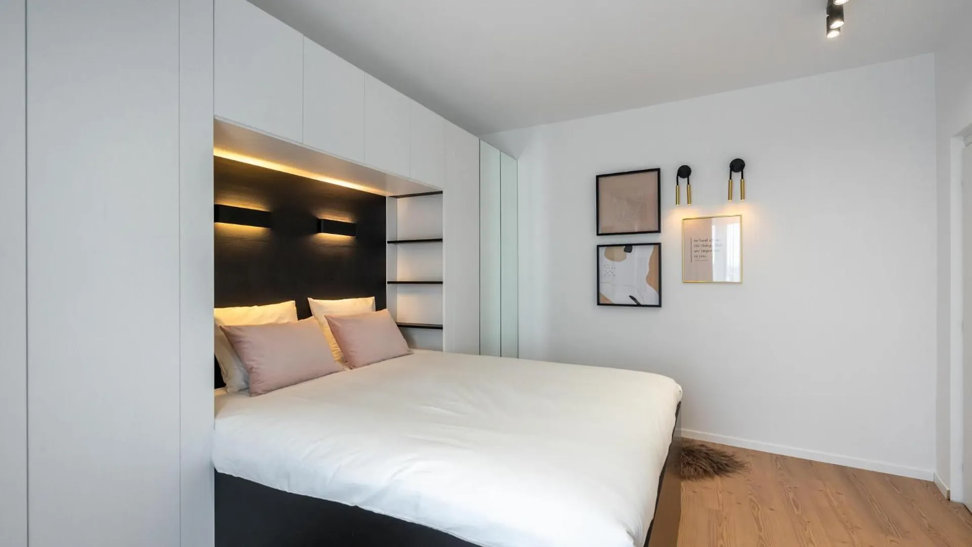 Romana Central 2 Bedroom Apartment Bucureşti România